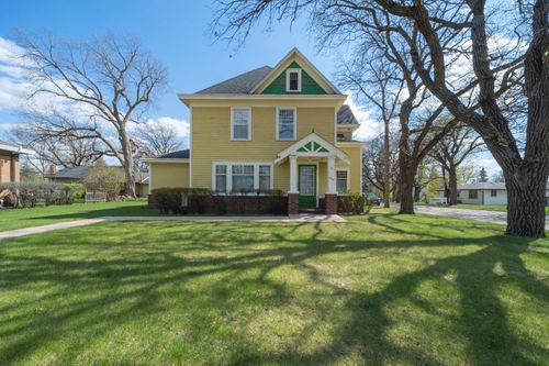 424 6th Ave W, Alexandria, MN, 56308-1715 | Card Image