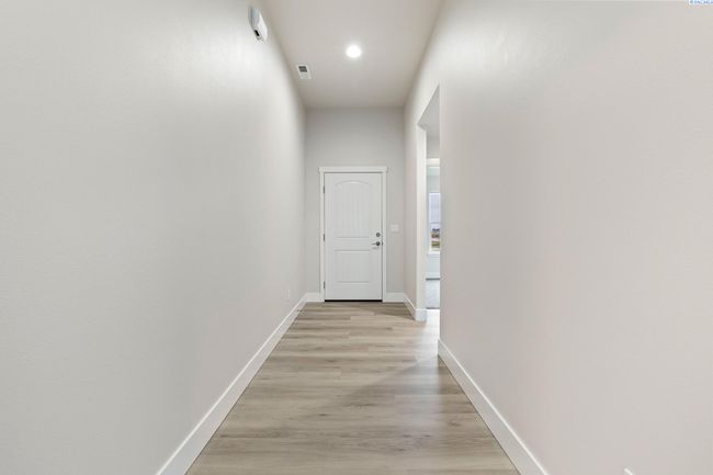 10402 Kokanee Dr, House other with 3 bedrooms, 2 bathrooms and 3 parking in Pasco WA | Image 6