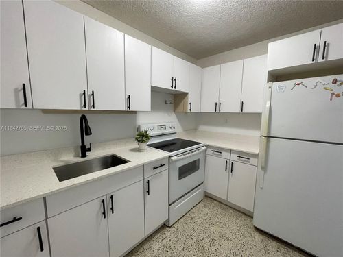 apt-19-142 Sw 18th Ave, Miami, FL, 33135-2077 | Card Image
