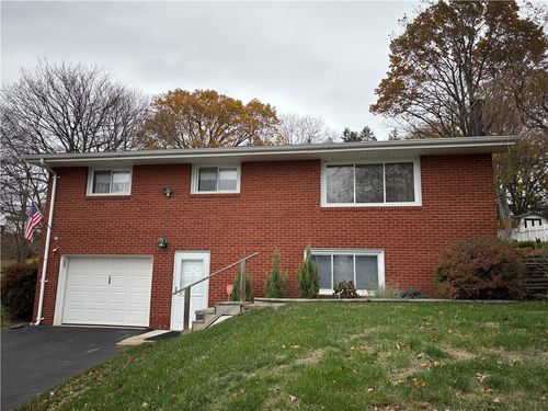 132 Marlene Dr, Beaver Falls, PA, 15010-1041 | Card Image