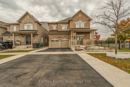 70 Zanetta Cres, Brampton, ON, L6Y6A2 | Card Image