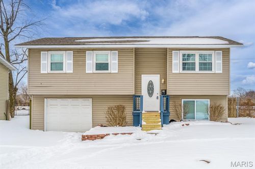 35 Briarcliff Dr, Granite City, IL, 62040-2144 | Card Image