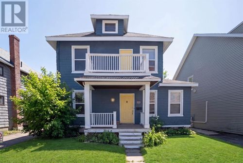 222 Grafton St, Charlottetown, PE, C1A1L4 | Card Image