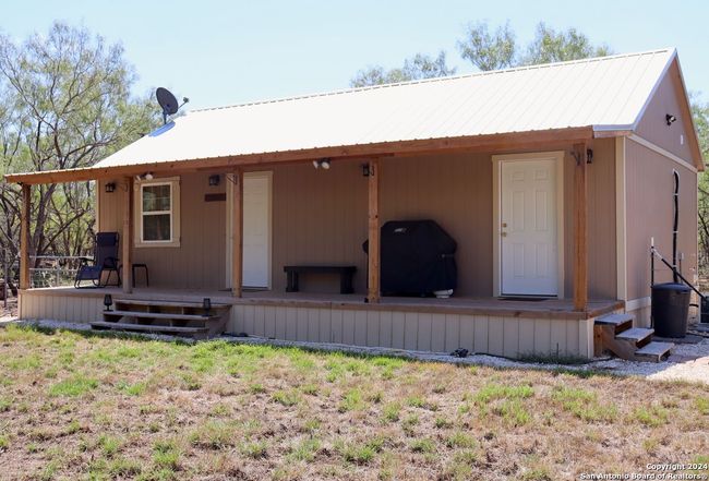 11943 Fm 472, Home with 1 bedrooms, 1 bathrooms and null parking in Bigfoot TX | Image 10