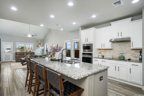 1382 Shadow Rock, New Braunfels, TX, 78130-5890 | Card Image