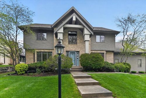 2 Plover Circle, MADISON, WI, 53717 | Card Image