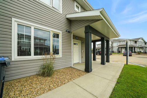 100-44 Reid Court, Sylvan Lake, AB, T4S0L9 | Card Image