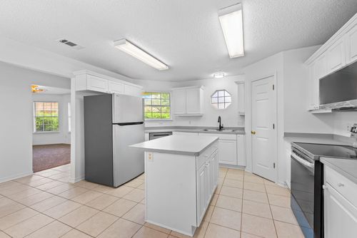 7252 Antoinette Cir, Navarre, FL, 32566-7337 | Card Image