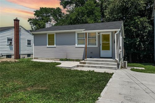 1227 Mccabe Ave, Coraopolis, PA, 15108-1923 | Card Image