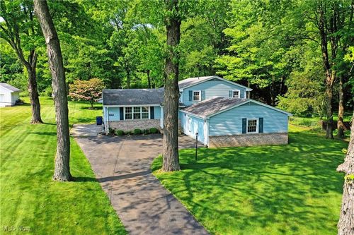 6739 Stewart Sharon Rd, Brookfield, OH, 44403-9788 | Card Image