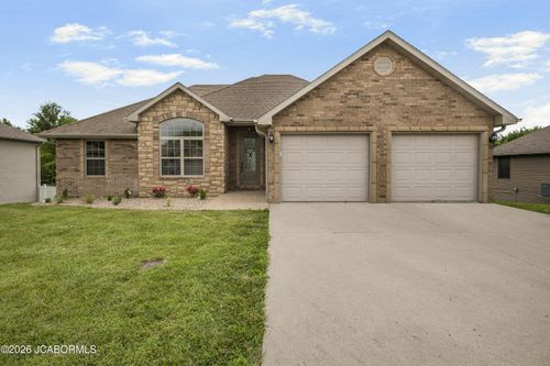 195 Ellsworth Dr, Holts Summit, MO, 65043-1662 | Card Image