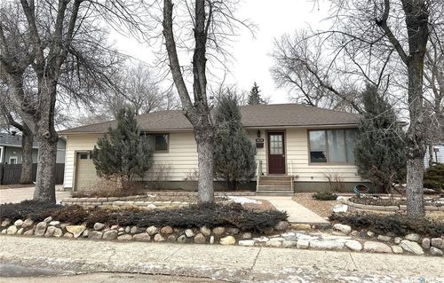 1626 Grundeen Cres, Estevan, SK, S4A1V8 | Card Image