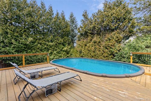 58 Roosevelt Ave, Glen Head, NY, 11545-1532 | Card Image