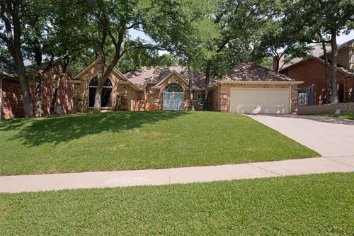 1818 Haydenbend Cir, Grapevine, TX, 76051-7336 | Card Image