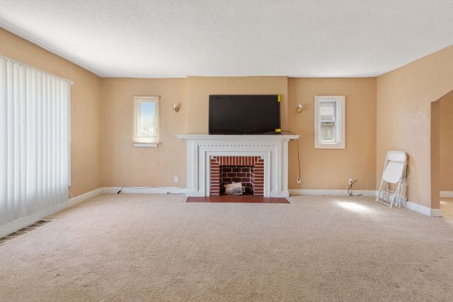 14329 Montrose St, House other with 4 bedrooms, 2 bathrooms and null parking in Detroit MI | Image 6