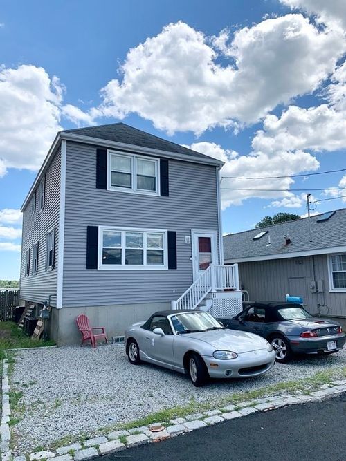 summer-11 Moreland Ave, Hull, MA, 02045-2813 | Card Image