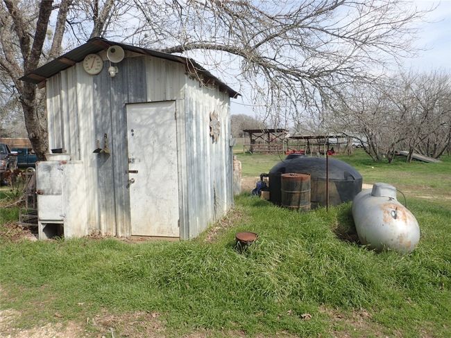 336 Boulder Ln, House other with 2 bedrooms, 2 bathrooms and 4 parking in Dale TX | Image 15
