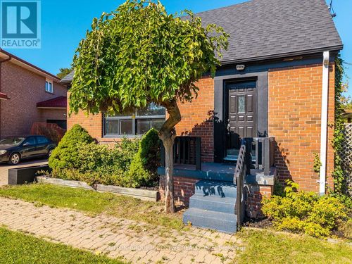 65 Barrhead Cres, Etobicoke, ON, M9W3Z8 | Card Image