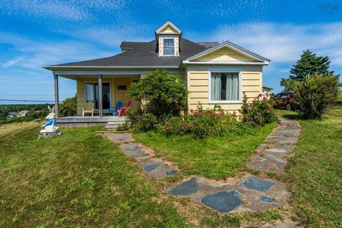 2504 Highway 1, Darlings Lake, NS, B5A5A8 | Card Image