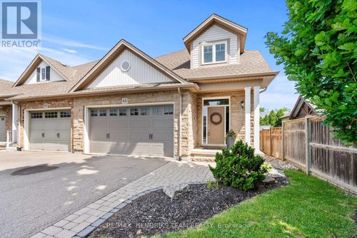 85 Videl Crescent N, St. Catharines (Grapeview), ON, L2W0A3 | Card Image