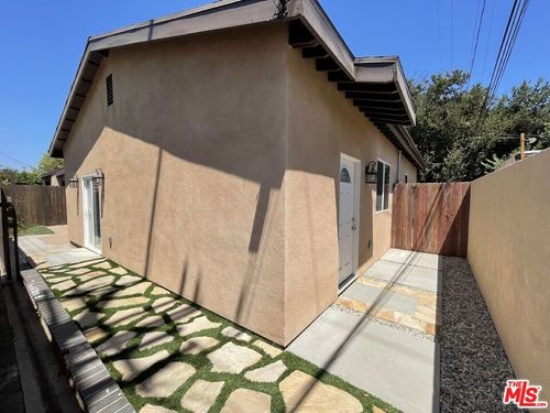 7252 Glade Avenue, Canoga Park, CA, 91303 | Card Image