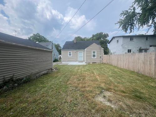 2733 Wolcott St, Flint, MI, 48504-3302 | Card Image