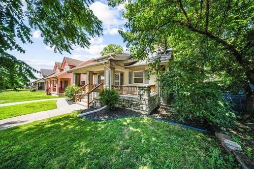 3820 Paseo Blvd, Kansas City, MO, 64109-2721 | Card Image