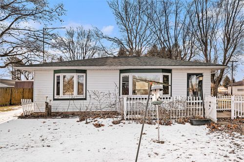 23194 Van Resort Dr, Mendon, MI, 49072-9514 | Card Image