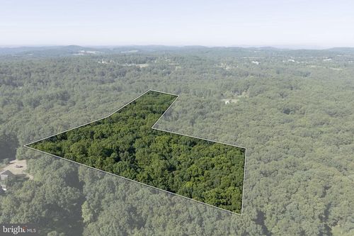 335 Orchard Rd, FLEETWOOD, PA, 19522-9025 | Card Image