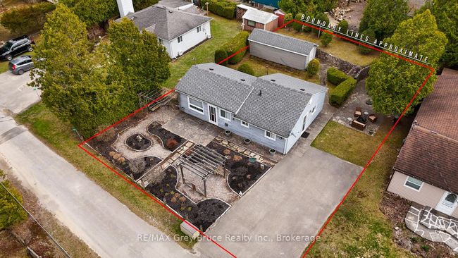 12 Guelph St, House other with 3 bedrooms, 1 bathrooms and 4 parking in Sauble Beach ON | Image 32