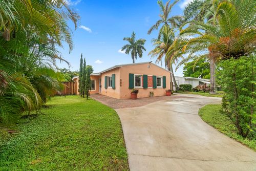 906 Ne 5th St, Hallandale Beach, FL, 33009-3598 | Card Image