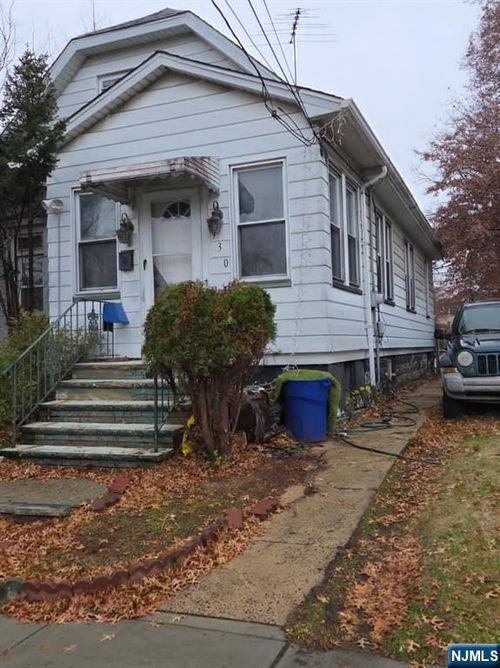 930 Drake Ave, Roselle, NJ, 07203-2220 | Card Image