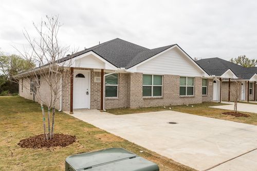 601 Casa Linda St, Ennis, TX, 75119-7637 | Card Image