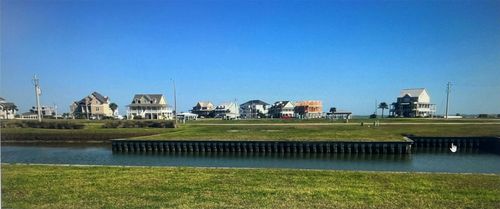 8 Saddlebunch, Hitchcock, TX, 77563-1403 | Card Image