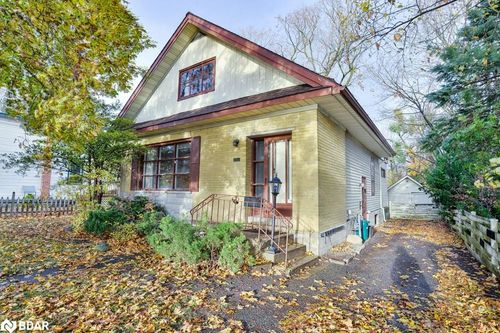 {{alt}} | Card Image