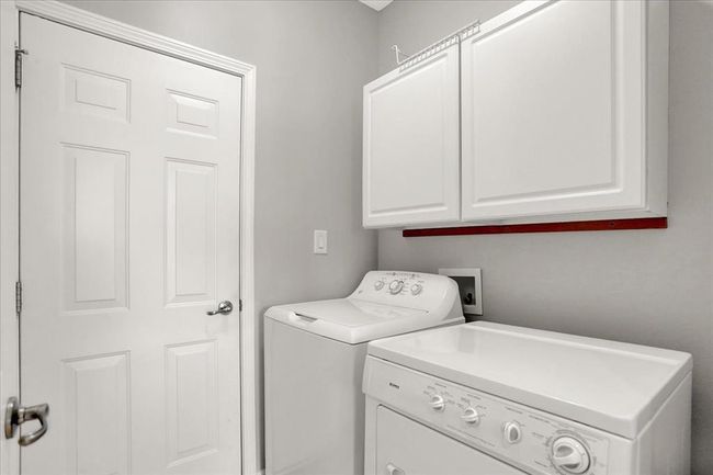 10905 Lemongrass Dr, Condo with 2 bedrooms, 3 bathrooms and null parking in Zionsville IN | Image 18