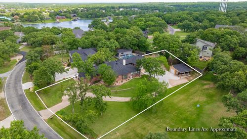 205 Kiowa Dr E, Lake Kiowa, TX, 76240-9006 | Card Image