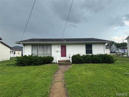 424 5th St, Breese, IL, 62230-1424 | Card Image