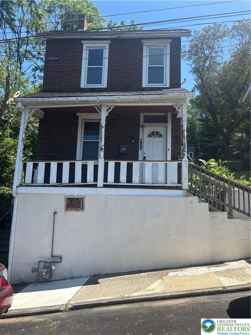 901 Vernon St, BETHLEHEM, PA, 18015-2922 | Card Image