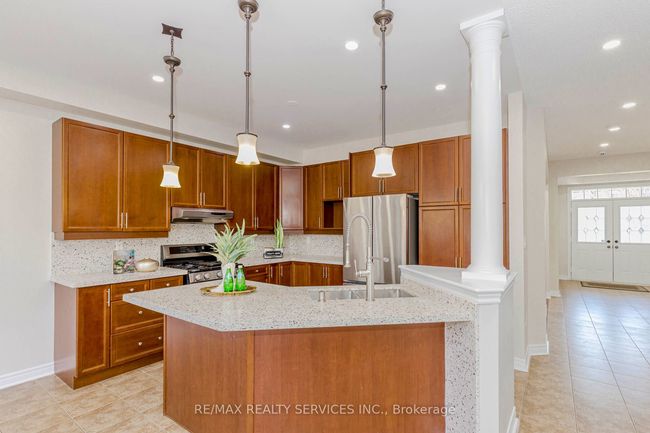 33 Leparc Rd, House other with 7 bedrooms, 5 bathrooms and 5 parking in Brampton ON | Image 10