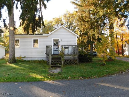 276 Beach St, Geneva, OH, 44041-1606 | Card Image