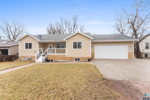 904 N Highland Ave Avenue, Sioux Falls, SD, 57103 | Card Image