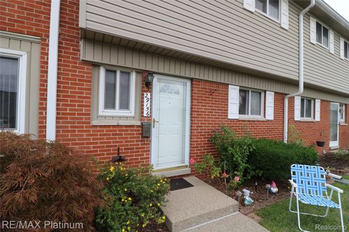 29156 Manchester St, Westland, MI, 48185-1888 | Card Image