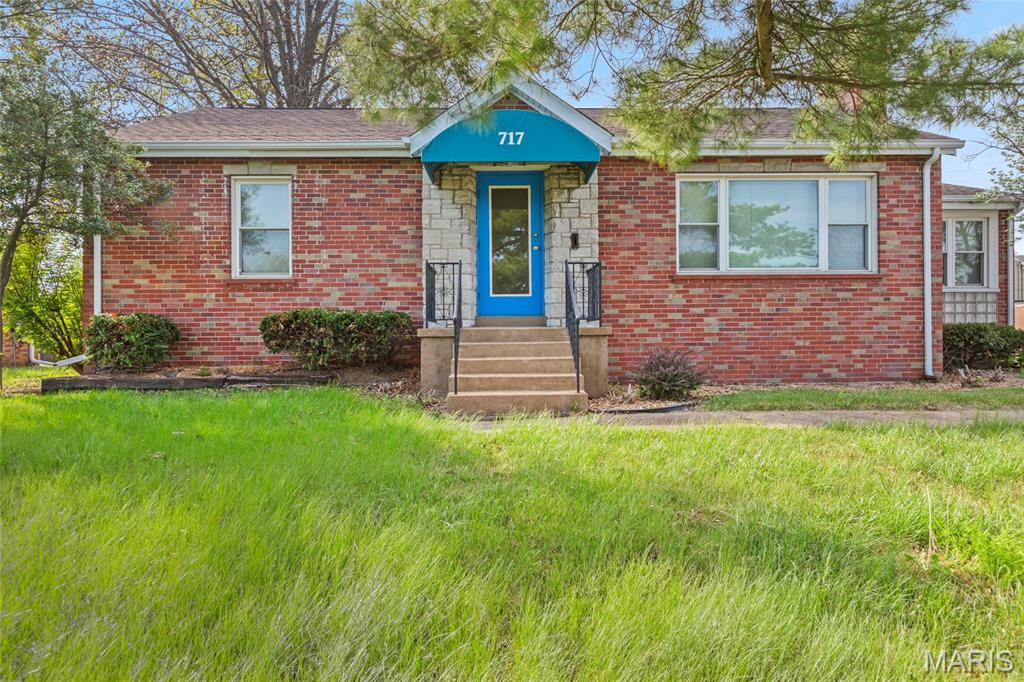 717 Un Rd, Saint Louis, MO 63123-6720