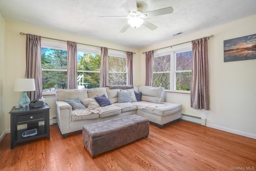 22 Pine Hill Dr, Wappingers Falls, NY, 12590-3024 | Card Image