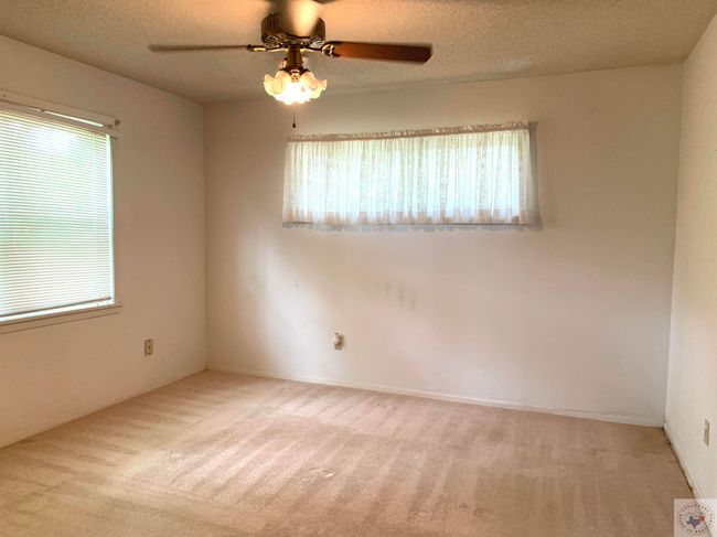 318 W Cypress St, House other with 3 bedrooms, 2 bathrooms and null parking in Bloomburg TX | Image 16