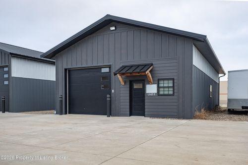 4554 W Ridge Dr, Dickinson, ND, 58601-5282 | Card Image