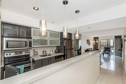 215-201 178th Dr, Sunny Isles Beach, FL, 33160-2875 | Card Image
