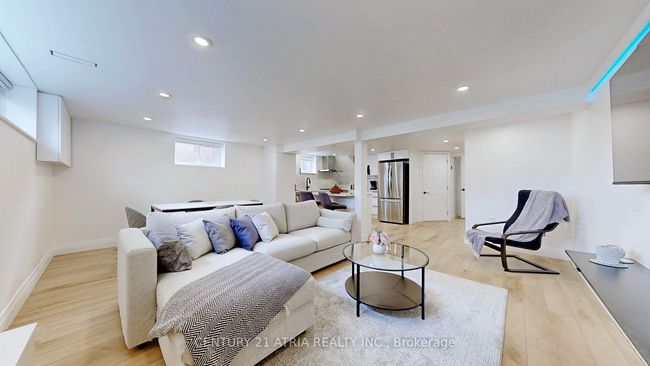 24 Collins Cres, House other with 5 bedrooms, 3 bathrooms and 6 parking in Aurora ON | Image 25