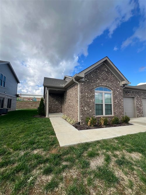 556 Cumberland Pointe Ln, Bowling Green, KY, 42103-7096 | Card Image